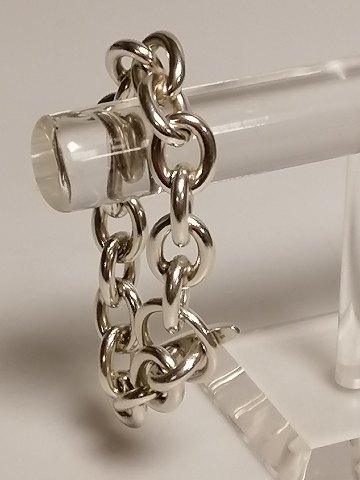 Powerful oval led sterling silver bracelet