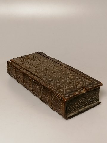 Book-shaped box with sliding lid