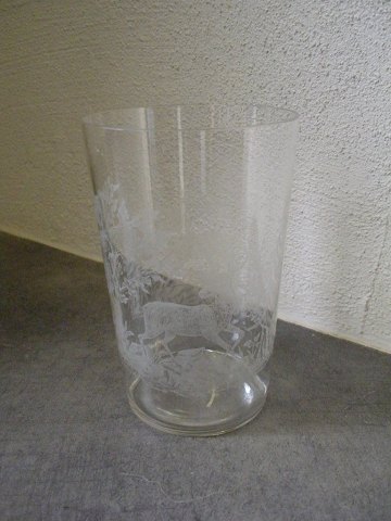 Vandglas med hjortemotiv