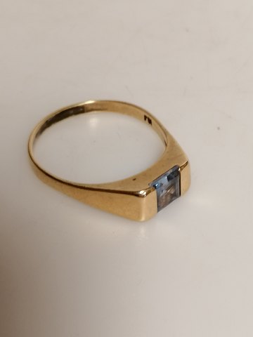 14.karat guld ring med Aquamarin.Størrelse 63