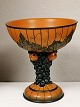 Ipsen keramik. frugtskål på fod med vindruer